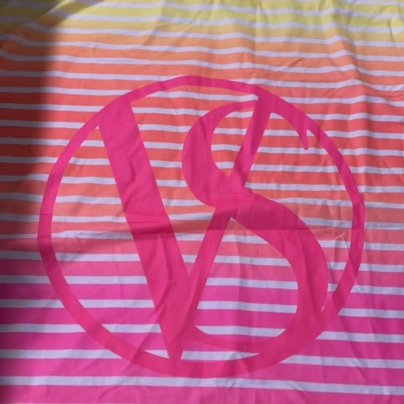 Victoria’s Secret Beach Blanket Picnic Towel Roll-Up - Picture 5 of 9